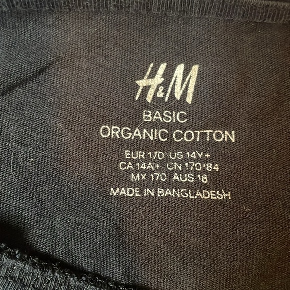 H&M black long sleeve crop top - Picture 2 of 2